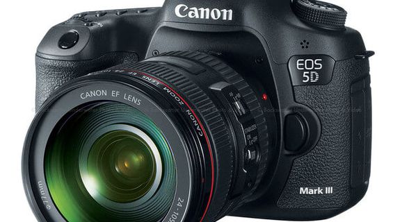 Трета камера от страхотния модел CANON EOS 5D MARK III