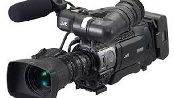Нова камера JVC GY-HM750E.