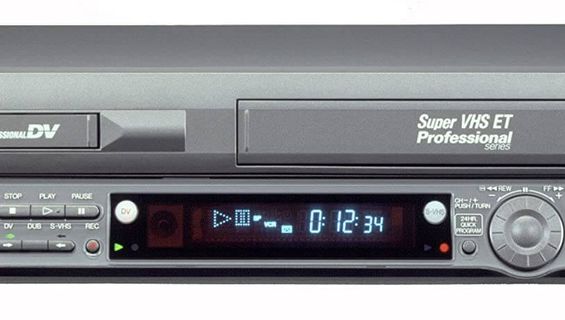 Нов видеорекордер Mini DV - Super VHS